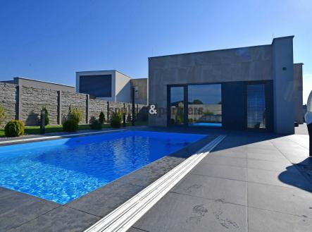 Prodej - dům/vila, 220 m²