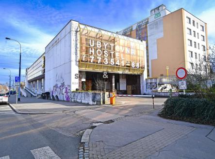 Prodej - komerční objekt, obchodní centrum, 2 500 m²