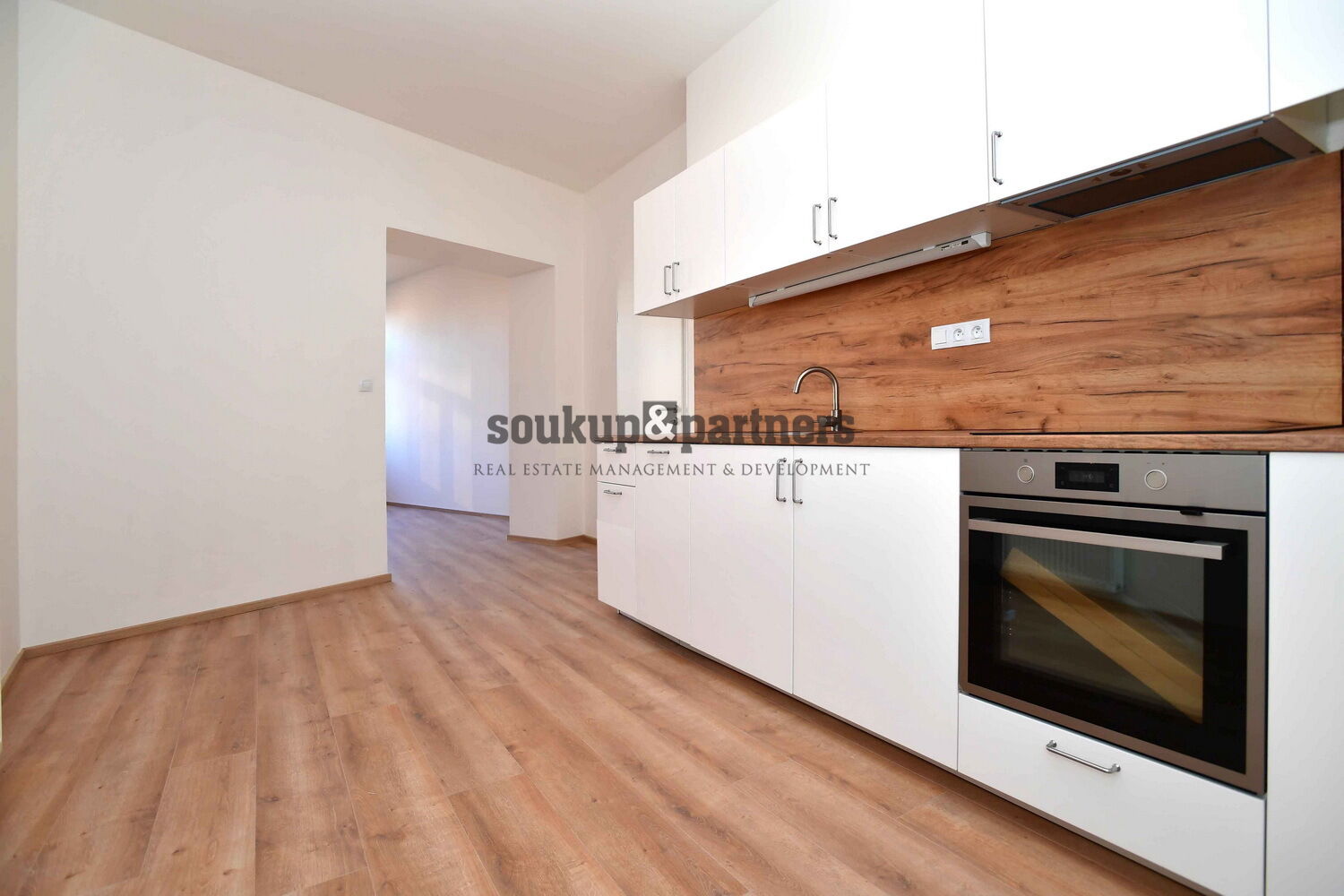 Pronájem 2+kk, 40 m², Praha 4 - Podolí, po rekonstrukci.