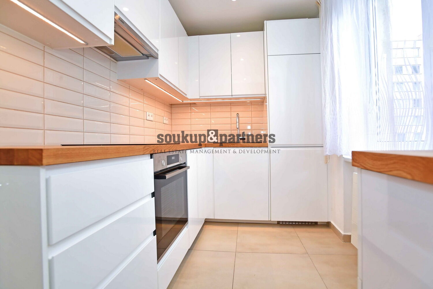 Družstevní byt 2+1 - 50 m2, po kompletní rekonstrukci, Praha 10 - Vršovice.