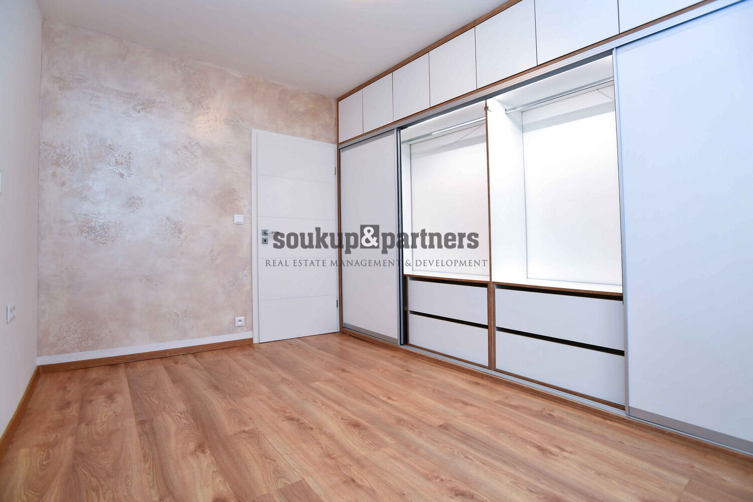 Družstevní byt 2+1 - 50 m2, po kompletní rekonstrukci, Praha 10 - Vršovice.