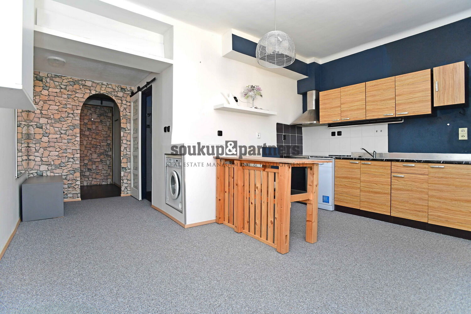 Byt 2+kk - 55 m2 + 15 m2 Terasa s výhledem na Vyšehrad, Praha 5 - Smíchov.