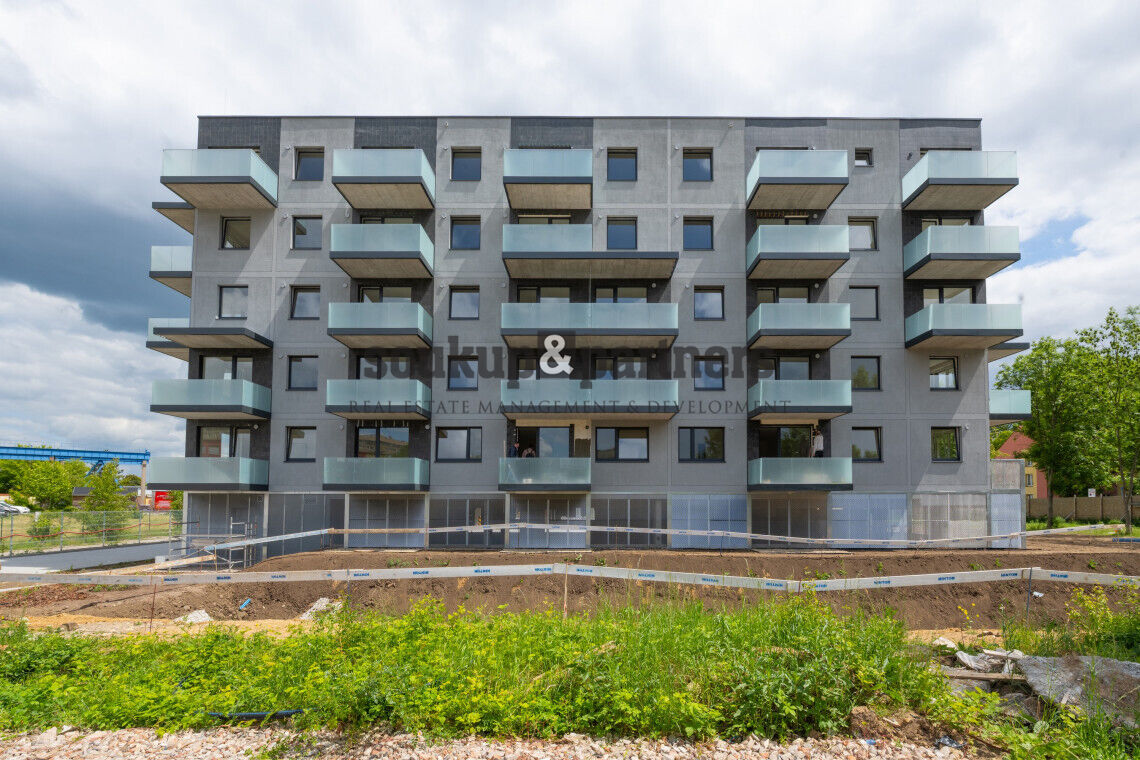 Prodej bytu 2+kk + Balkon, 55,1 m2 Novostavba, Praha 9 - Prosek.
