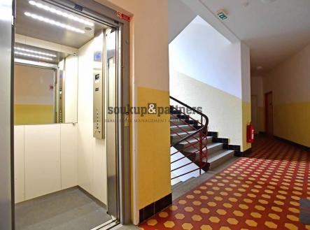 Pronájem bytu, 3+kk, 80 m²