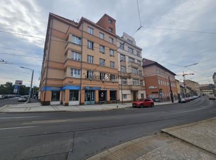 Pronájem - obchodní prostor, 98 m²
