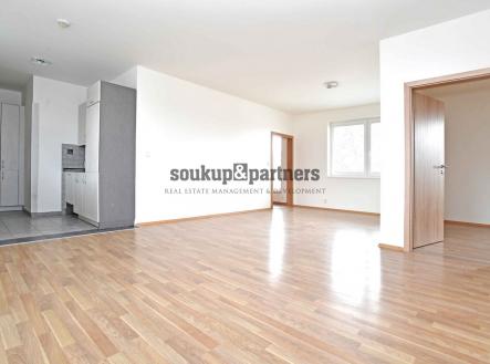 Prodej - nájemní dům, 428 m²