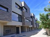 Pronájem - dům/vila, 220 m²