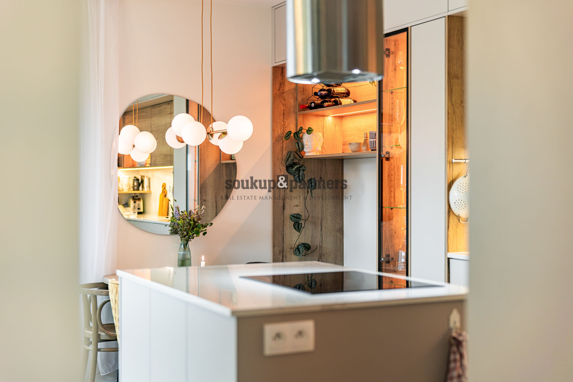 Prodej nadstandardní jednotky 3+kk s terasou, garáží a sklepem | Praha 10 – Hostivař.