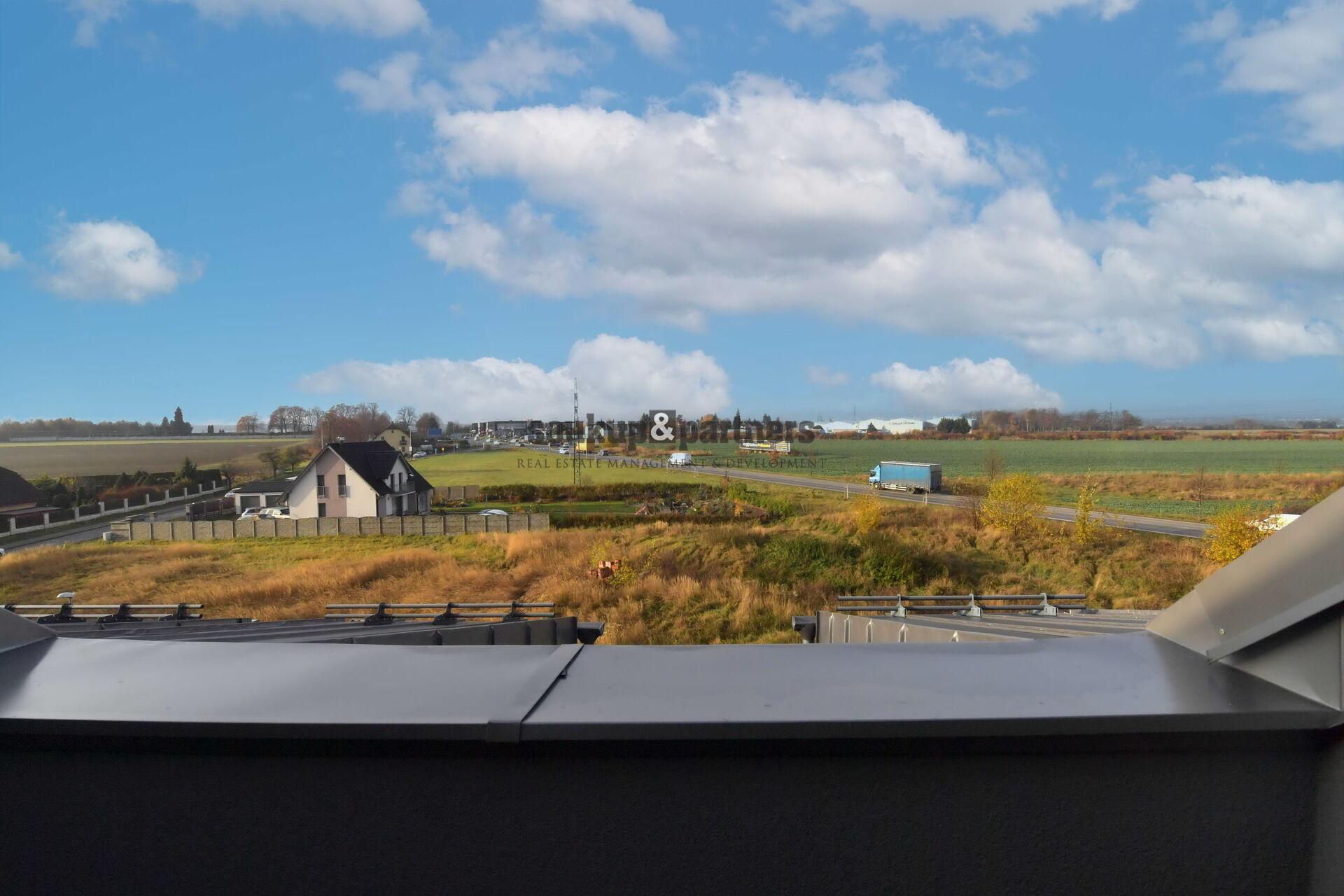 Byt 3+kk, 101 m², terasa, balkon, 2x parkování – Říčany