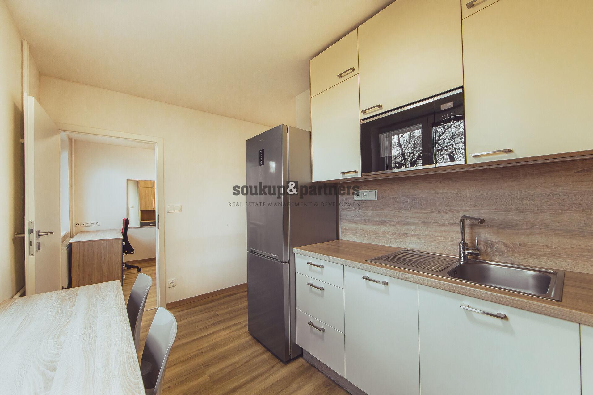 Prodej bytu 2+1 + balkon 52 m2 + sklep - Praha 5, U Mrázovky