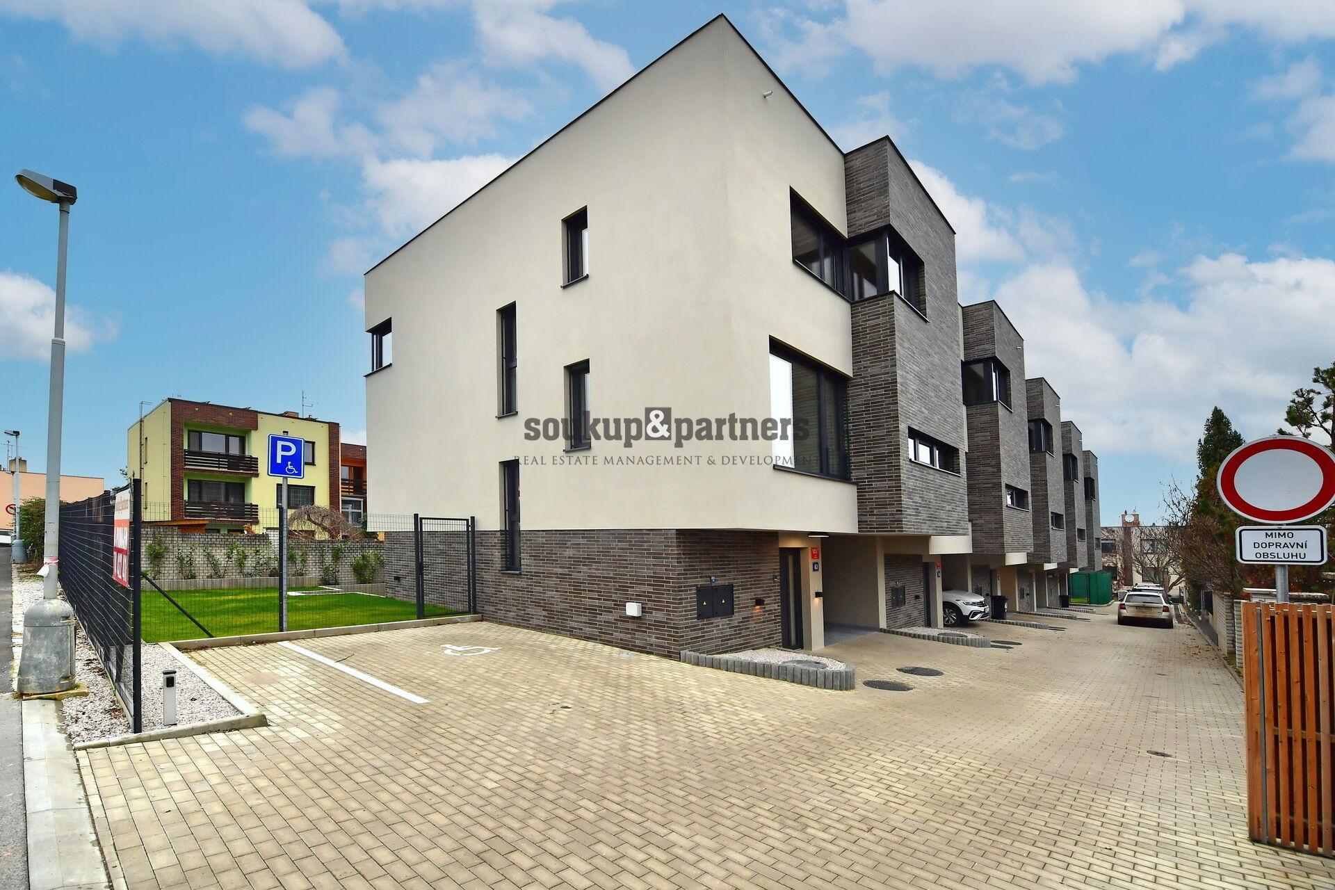 Novostavba ŘRD 7+kk + terasa + balkon + garáž, 220 m2, Praha 4 - Háje, přímo u Hostivařské přehrady.