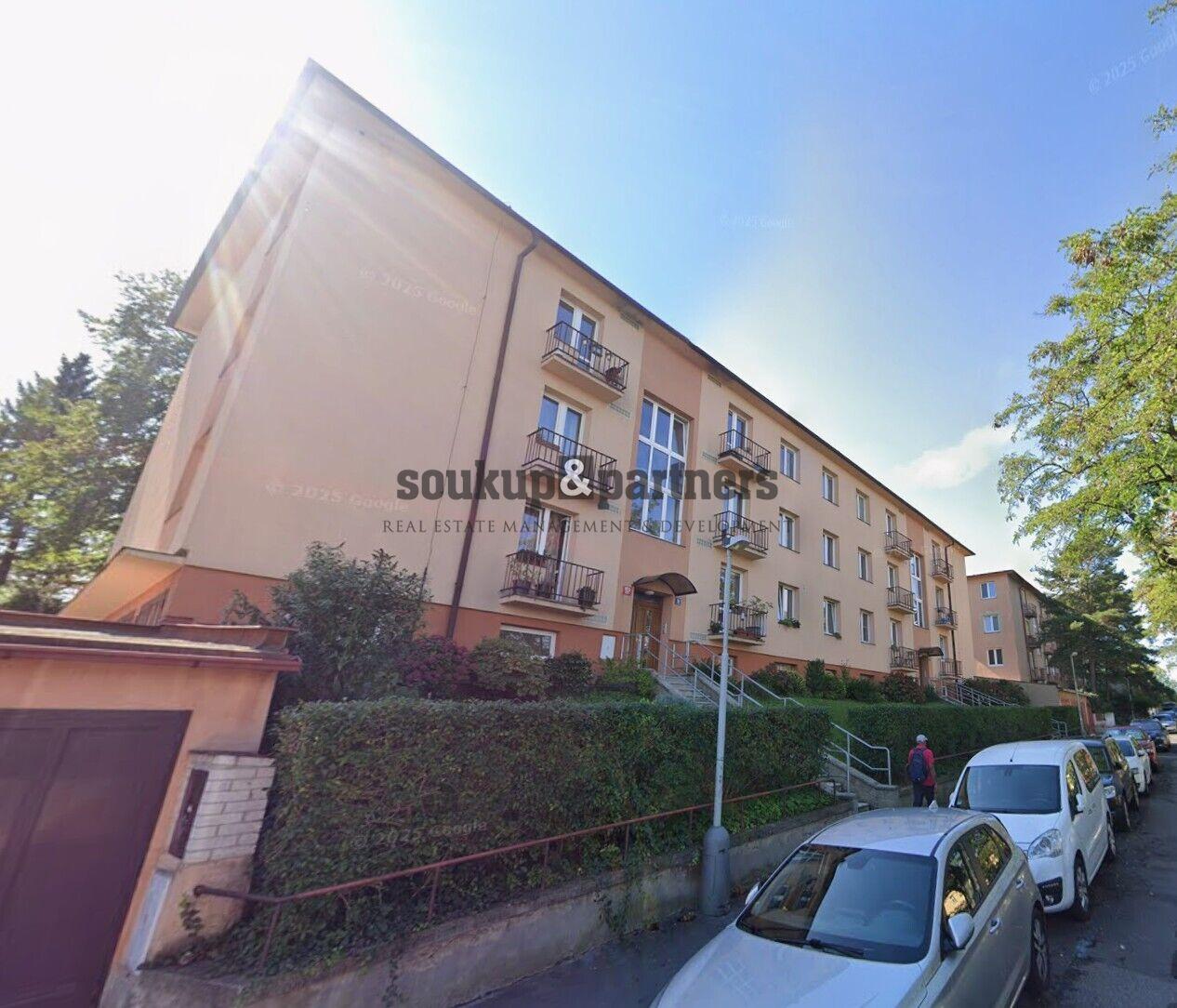 Prodej bytu 2+1 + Balkon 49 m2 + sklep - Praha 5