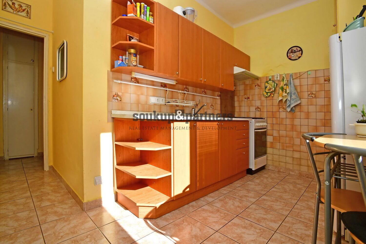 Prodej bytu 2+1 + Balkon 49 m2 + sklep - Praha 5