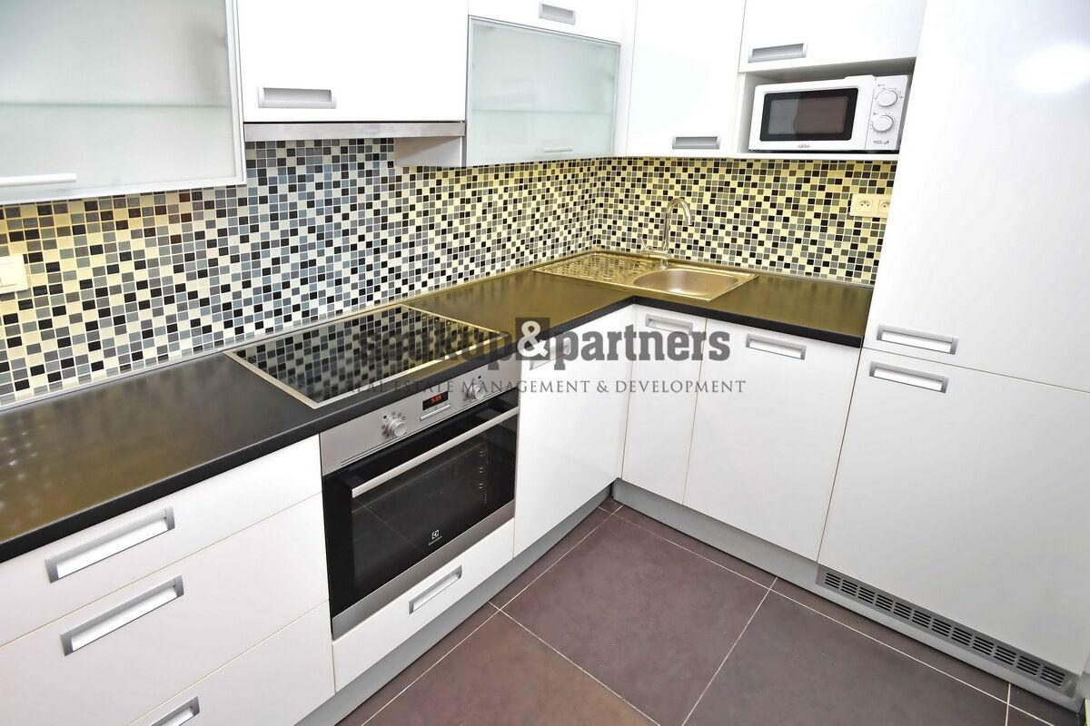 Byt 2+1 - 52 m2, cihla, po kompletní rekonstrukci, Praha 10 - Vršovice.