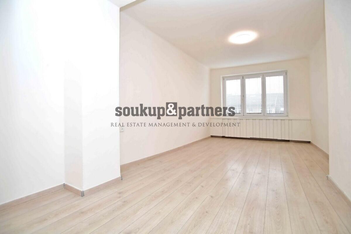 Byt 2+1 - 52 m2, cihla, po kompletní rekonstrukci, Praha 10 - Vršovice.