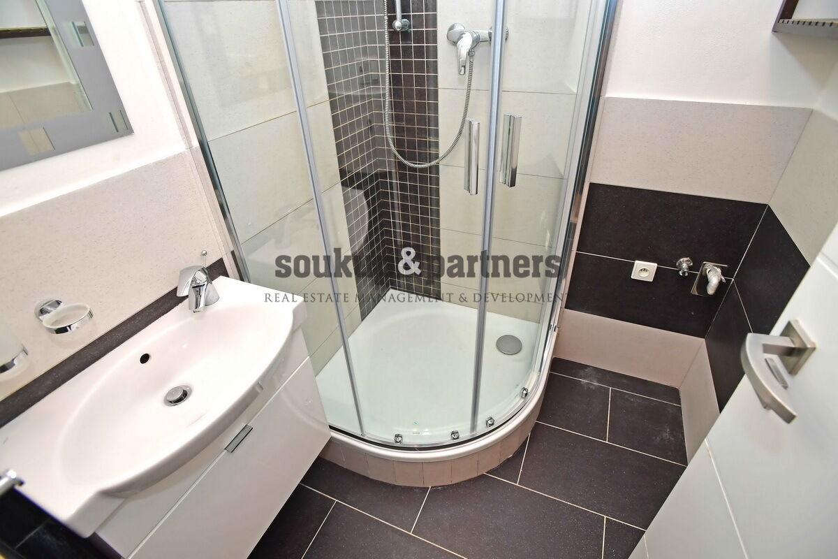 Byt 2+1 - 52 m2, cihla, po kompletní rekonstrukci, Praha 10 - Vršovice.