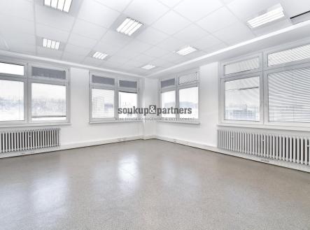 Pronájem - kanceláře, 57 m²