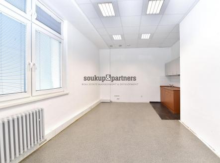Pronájem - kanceláře, 57 m²