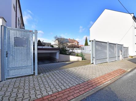 Prodej - dům/vila, 384 m²