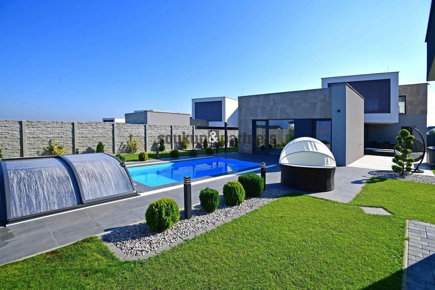 Novostavba 5+kk - 220 m2 - Tepelné čerpadlo, Garáž, Bazén, Vířivka, Vysoký Újezd, Praha - západ.