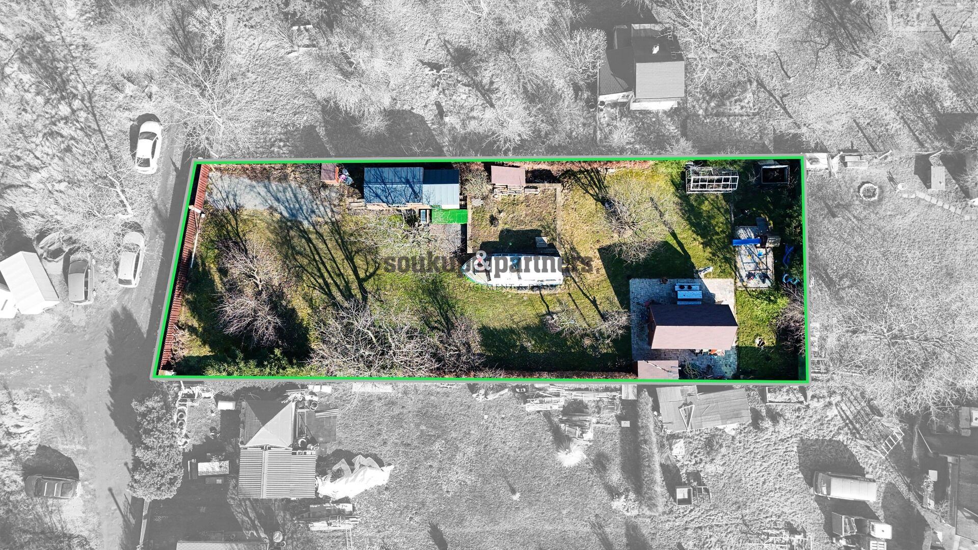 Pozemek 977 m2, Praha 5 - Radotín.