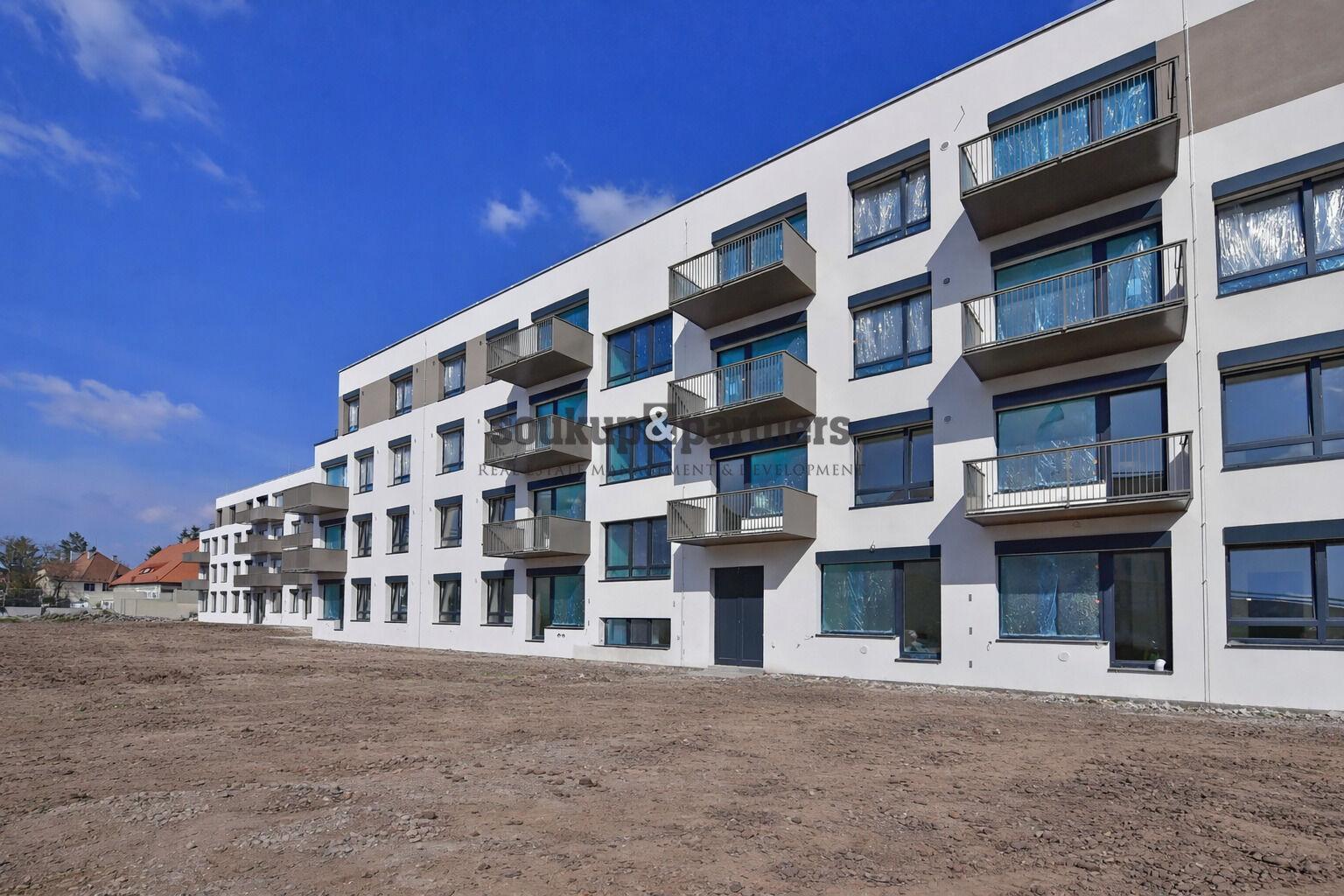 Nový družstevní byt 2+kk/ Balkon - 53 m2, Garážové stání, Sklep - projekt PORTTI Kladno.