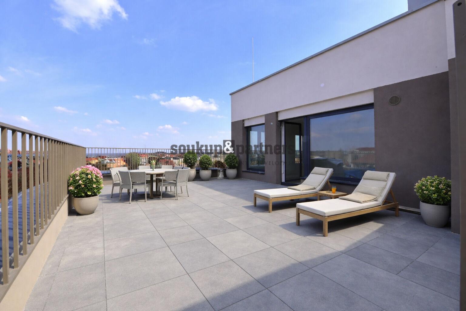 Nadstandardní družstevní byt 3+kk/Komora - 79 m2 + 28 m2 ROHOVÁ TERASA S VÝHLEDEM NA CENTRUM MĚSTA.