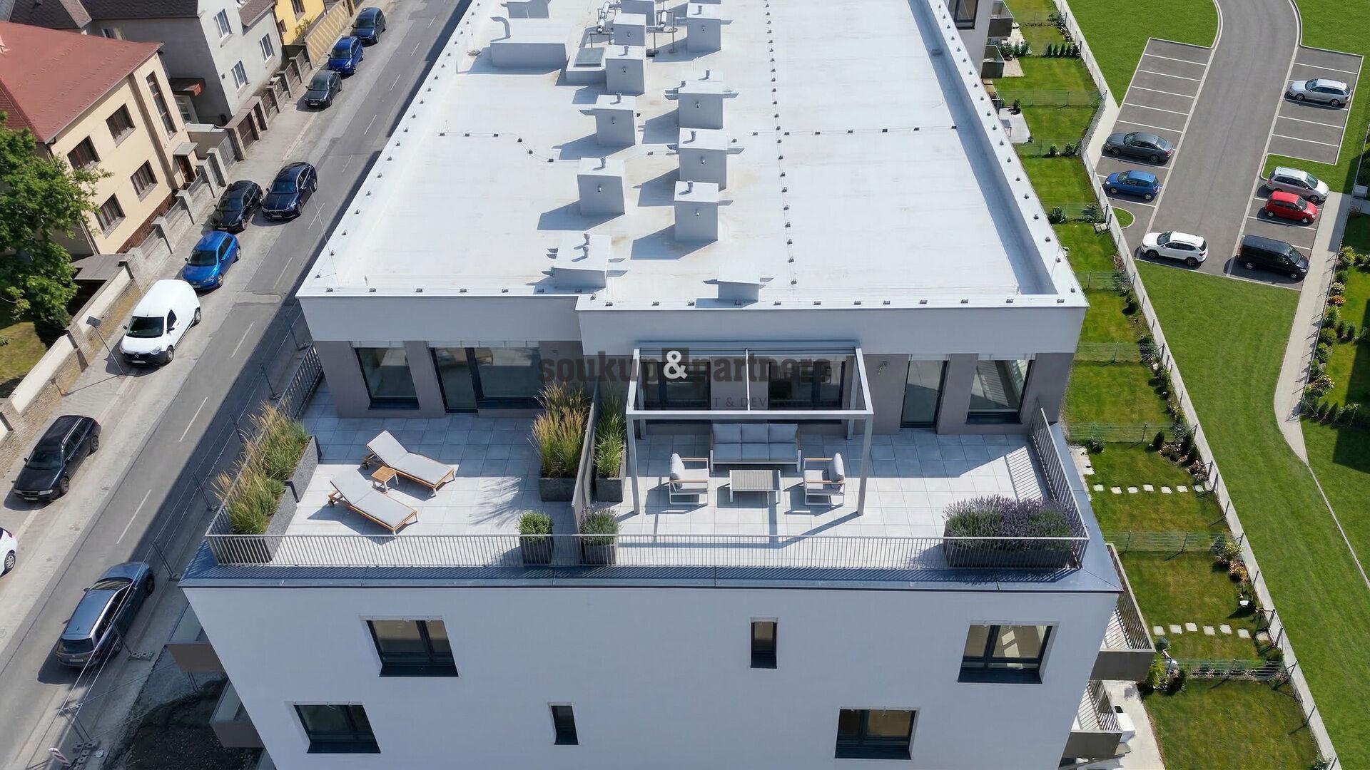 Nadstandardní družstevní byt 3+kk/Komora - 79 m2 + 28 m2 ROHOVÁ TERASA S VÝHLEDEM NA CENTRUM MĚSTA.