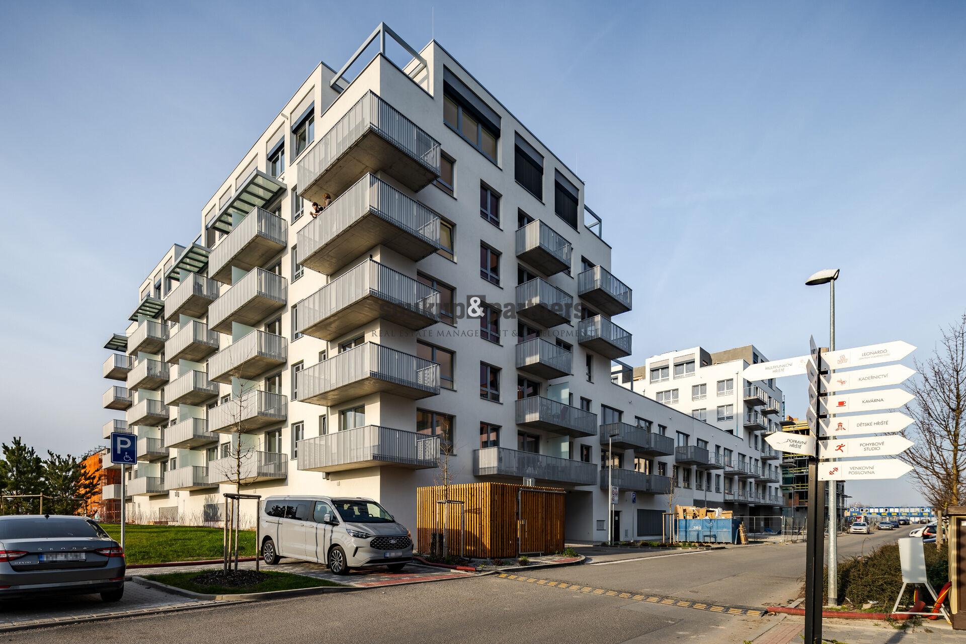 Prodej družstevního bytu 1+kk s balkonem, Praha 10 – Štěrboholy, projekt Malý Háj