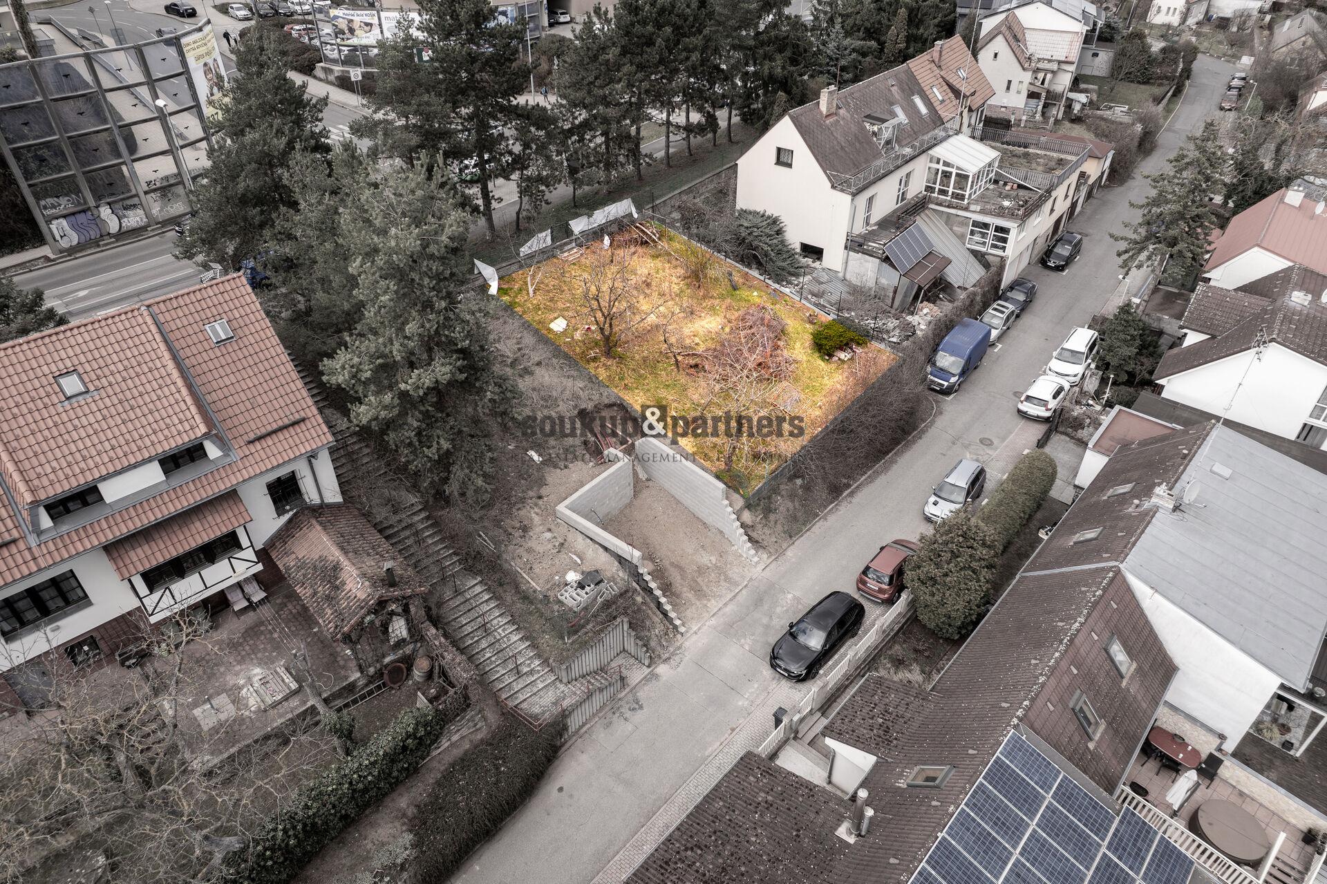 Stavební pozemek 309 m² vč. studie  – Praha Hostivař