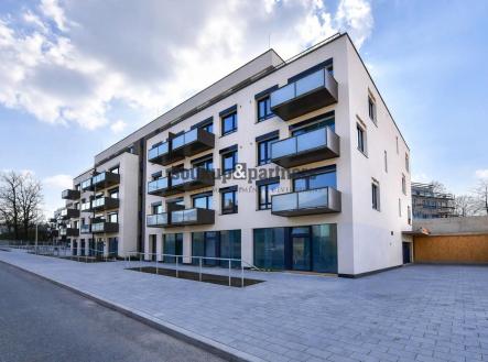 Pronájem - obchodní prostor