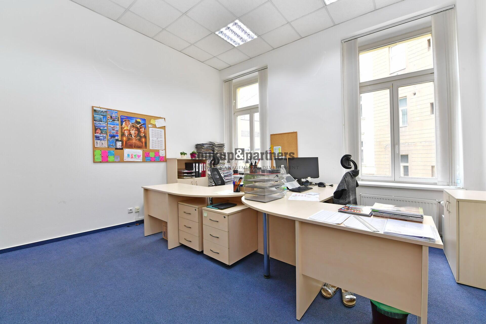 Kancelář 56 m2, Praha 8 - Karlín.