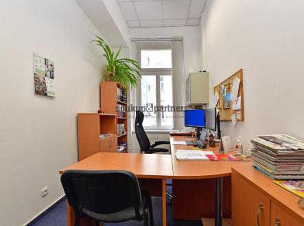 Pronájem - kanceláře, 56 m²
