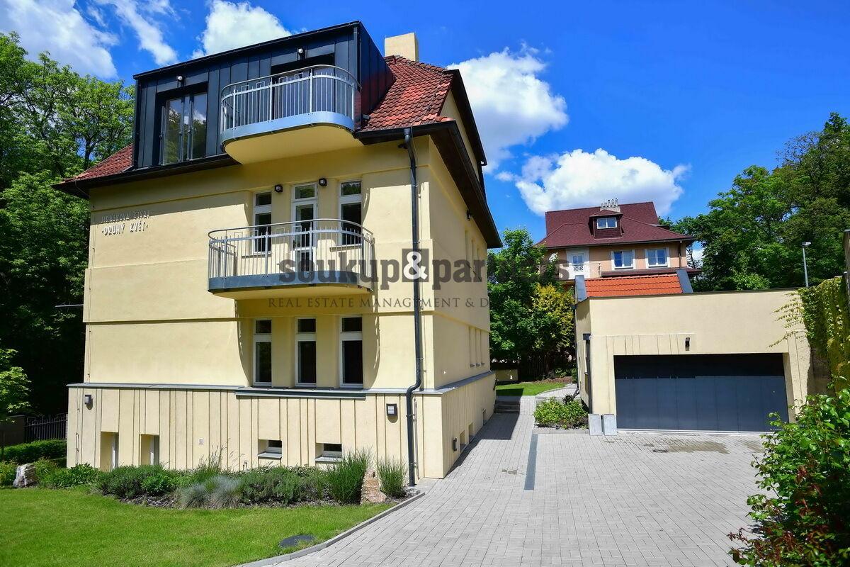 Pronájem bytu 3+kk 64 m² + 2x balkon v Rodinném domě + gar. stání a sklep - Praha 4 - Braník