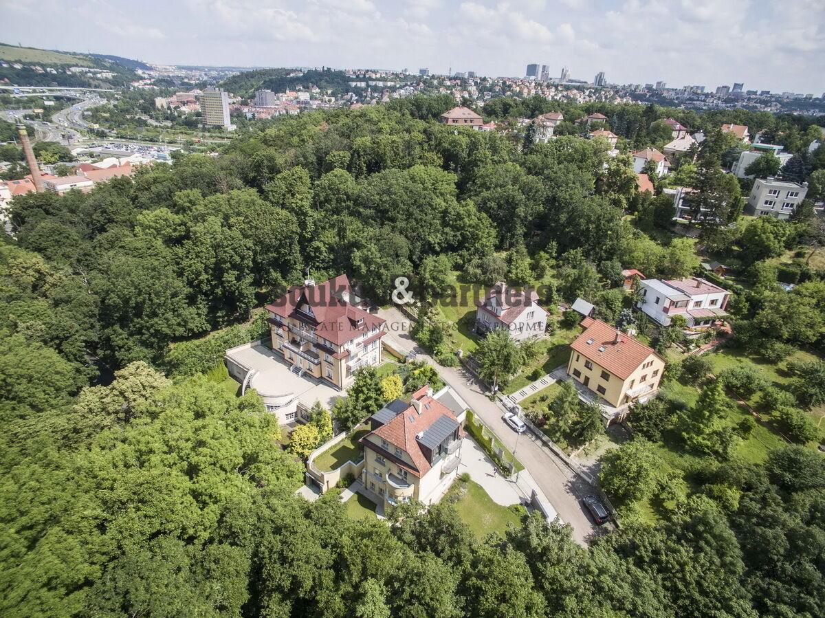 Pronájem bytu 3+kk 64 m² + 2x balkon v Rodinném domě + gar. stání a sklep - Praha 4 - Braník