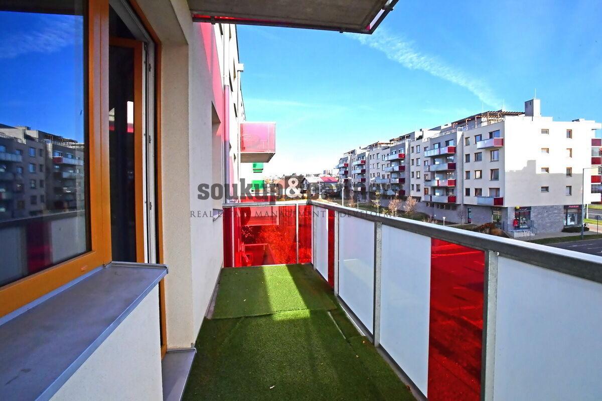 Byt 3+kk + balkon + garážové stání, 77 m2, Praha 4 - Modřany.