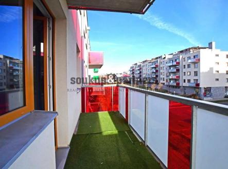Pronájem bytu, 3+kk, 77 m²