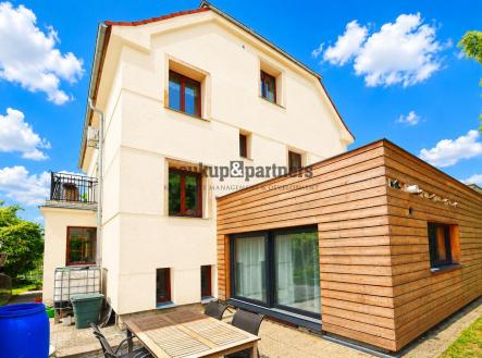 Prodej - dům/vila, 352 m²