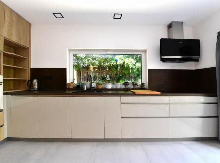 Prodej - dům/vila, 352 m²