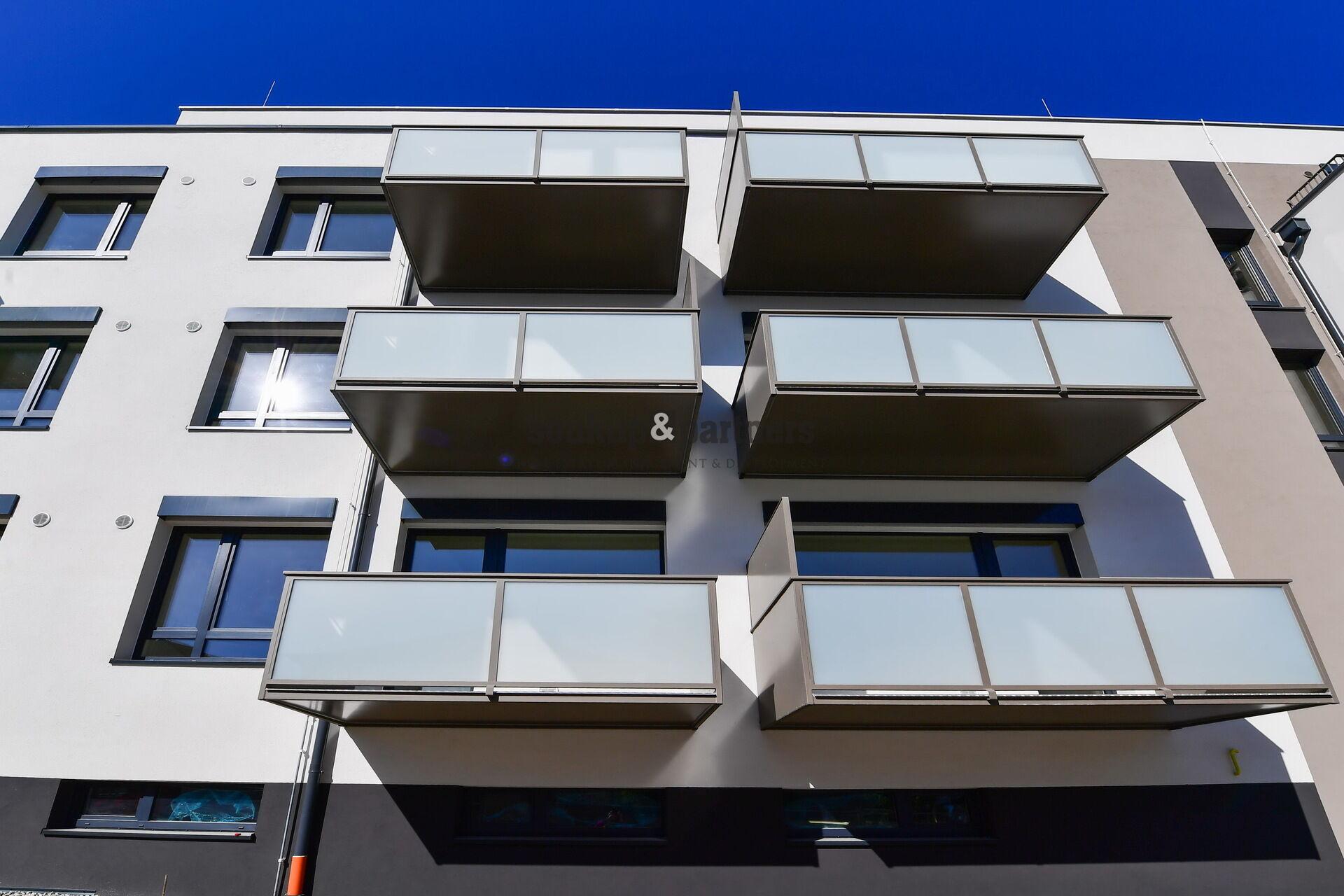 Nový družstevní byt 1+kk/ Balkon - 42 m2, parkovací stání, sklep - projekt PORTTI Kladno.