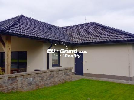 1ec60af3-7c40-4598-bcfc-67bd77d65945 | Prodej - dům/vila, 199 m²