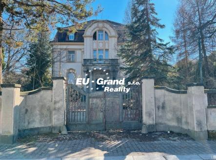 494f6eef-1acb-4d13-8dac-143eef653b1a | Prodej - dům/vila, 950 m²
