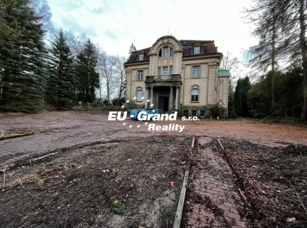 8a3d3796-de70-421e-b7bd-99c9c4c29797 | Prodej - dům/vila, 950 m²