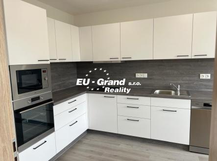 Pronájem bytu, 3+1, 77 m² obrázek