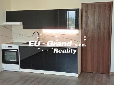 881e454d-ab9e-465d-bc8b-a9661de4b43b | Pronájem bytu, 1+kk, 27 m²