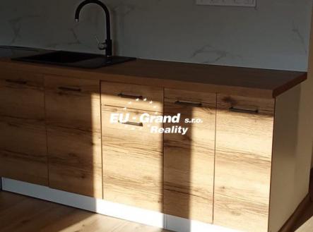 8 | Pronájem bytu, 1+1, 41 m²