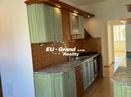5a4b93ea-1915-4a5d-9176-adca2985aa5a | Pronájem bytu, 4+1, 85 m²
