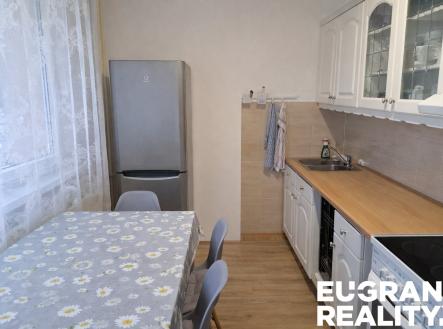 Útulná kuchyně s přírodním světlem | Pronájem bytu, 3+1, 70 m²