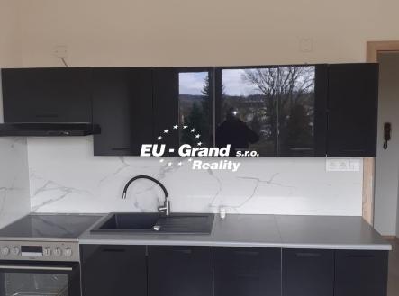 f73206ed-069e-4882-9ea2-4ecade29d4f3 | Pronájem bytu, 1+1, 42 m²