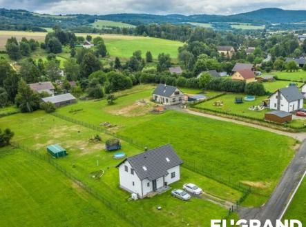 73e32e039bb03f17663762a5eb352288beeb | Prodej - pozemek pro bydlení, 2 004 m²